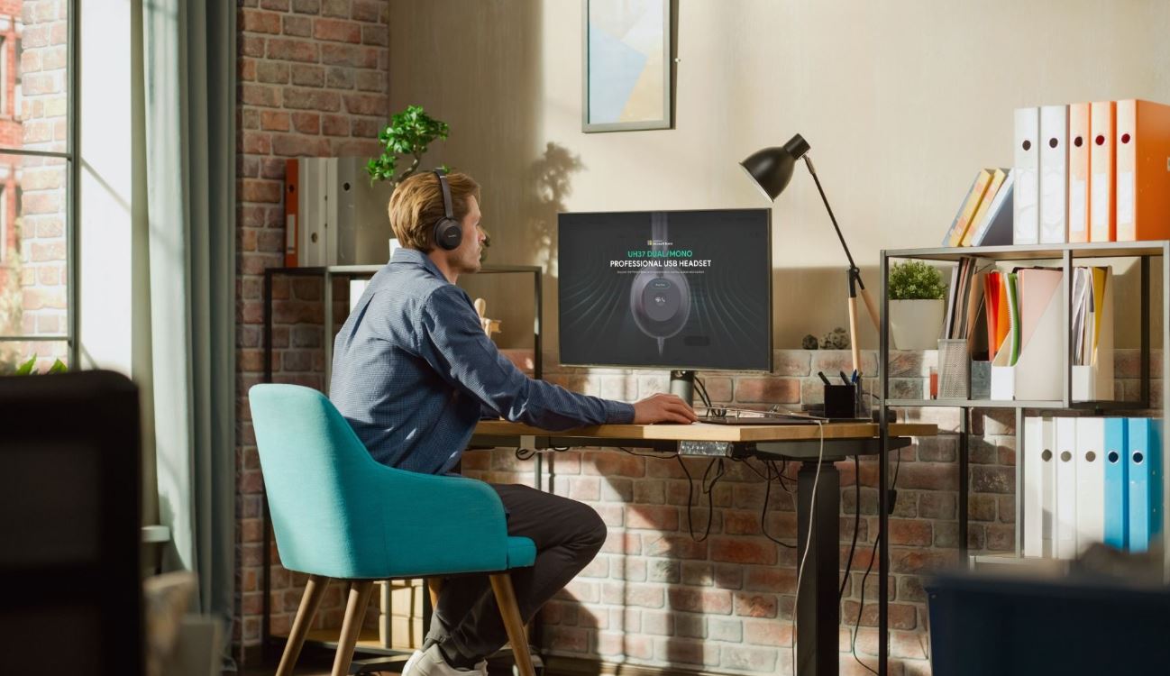 Yealink TEAMS-UH37-D MicrosoftTeams Certified USB Wired Headset, Stereo, USB-A 2.0, 35mm Speaker, Busylight, Leather Ear Cushion *LAST STOCK - Image 4