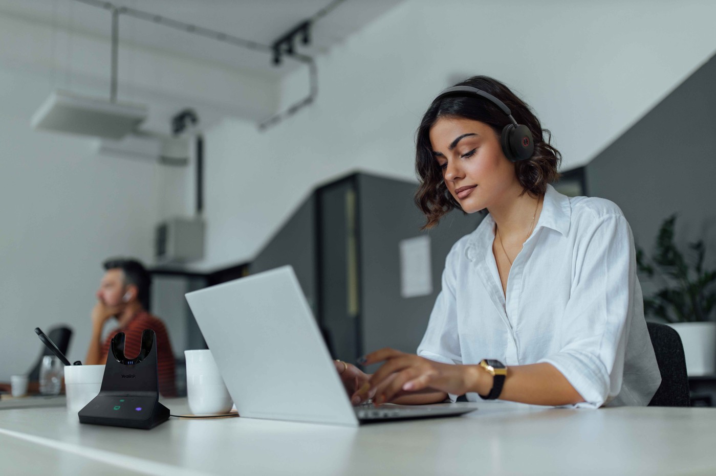 Yealink WH68 Dual UC DECT & Bluetooth Wireless Technology, 4-Mic Hybrid ANC, 4-Mic Noise Cancellation, All-Day-Wearing Comfort - Image 3