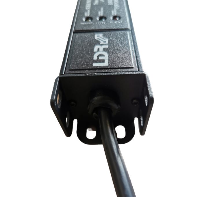 LDR 10-Port 10A Power Distribution Unit AU Approved - 10x 3-Pin AU/NZ Outlets/Slots - 1U Vertical Mount - Image 3